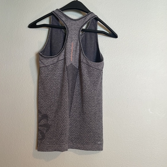 Nike grey stretch workout tank - Picture 2 of 4